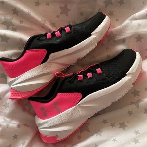 Girls Sneakers Size 12.5 Under Armour